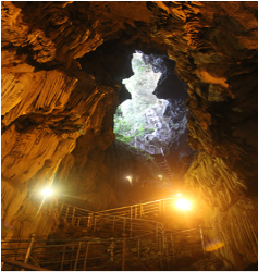 Discover the beautiful grotto at Dau Rong mountain complex,  Cao Phong district