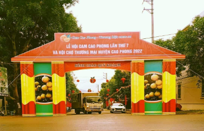 Cao Phong District Opened the 7th Orange Festival 