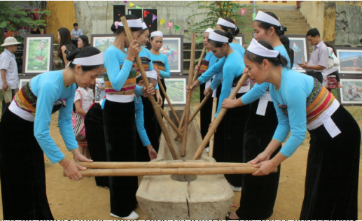 Keeng Loong, a social customs and belief of Thai people in Mai Chau –  The national intangible cultural heritage