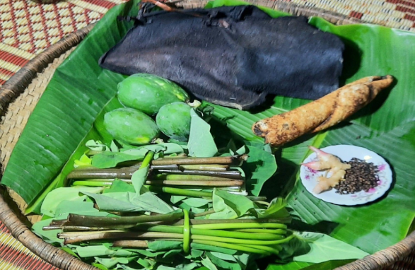 Taro trees cooked with dried buffalo skin –  A unique dish of Muong people in Hoa Binh