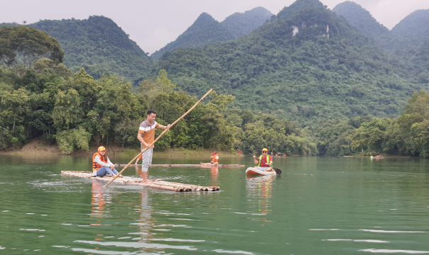 Build the tourist program in highland communes,  Tan Lac district, Hoa Binh province